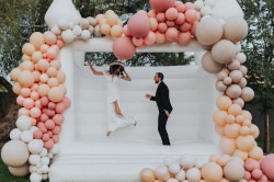 4436E2B6 ACAA 4894 B6AF C2A2328BE21B 1676203856 Wedding White Bounce House